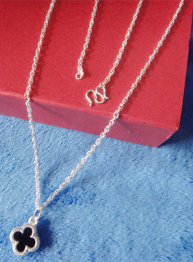 黑色滴胶足银气质款吊坠项链