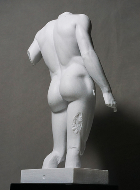 经典雕塑作品《持矛者》树脂模型