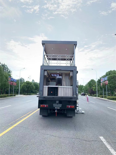 重卡房车中国重汽汕德卡升顶房车 - 图1