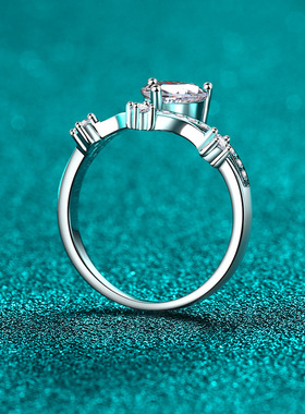 s925银镀18K金莫桑石戒指女爱心V款镀PT950铂金女戒时尚女款礼物