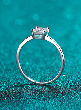 s925银镀18K金戒指女款方莫桑石指环镀pt950金D色莫桑钻VVS净度