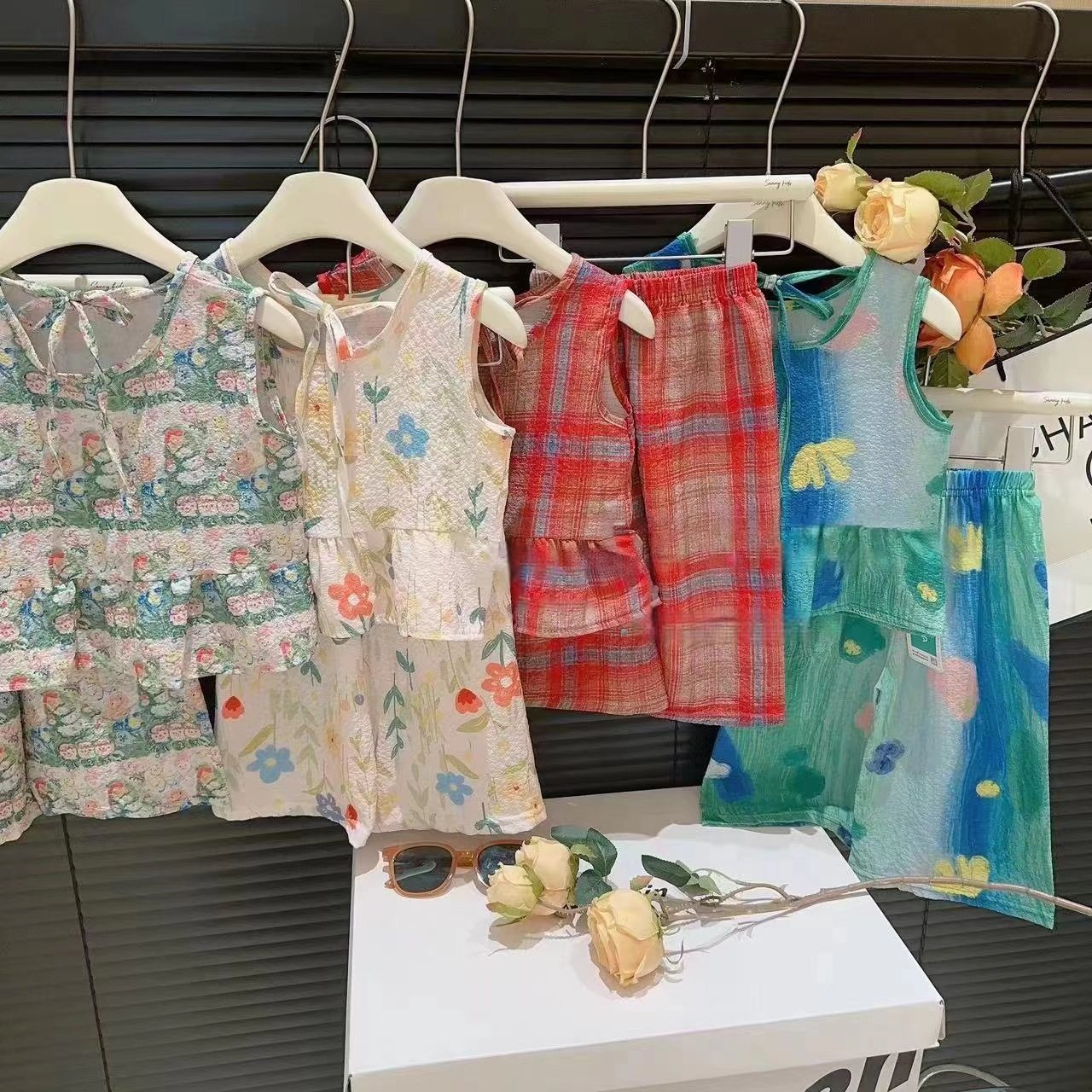 品牌清仓撤柜夏季背心套装女多巴胺穿搭两件套油画碎花亲子家庭装,淘宝优惠券,粉丝福利购,淘宝优惠卷