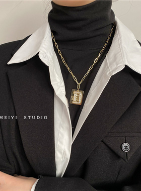 轻奢小众网红气质时尚欧美个性皓石字母吊坠项链女配饰感毛衣链女