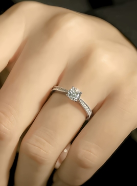 活动！莫桑钻经典四爪闭口戒指一克拉莫桑石求婚钻戒送女友礼物