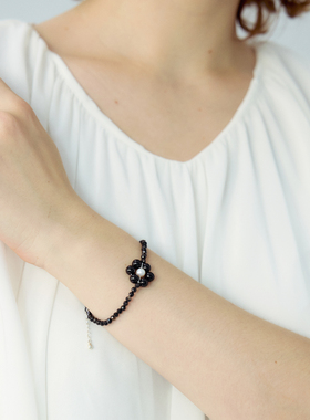 RiverineAdara黑色小花手链