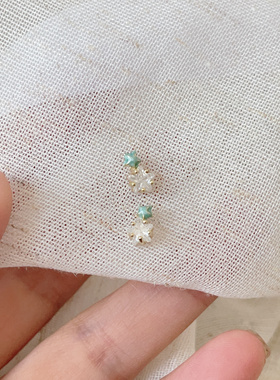 甜美小巧绿色星星精致耳环女可爱精致耳钉新款小众简约设计感耳饰