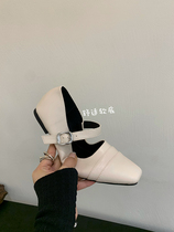 The temperament is also gentle and knocks on the flat bottom Mary Jane shoes French style late evening wind delicate and light mouth single shoe woman