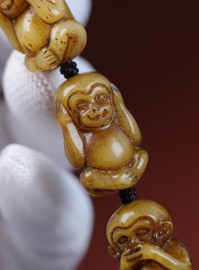三不猴驼骨吊坠手机挂件钥匙扣藏传老驼骨雕刻不看不闻不听猴子