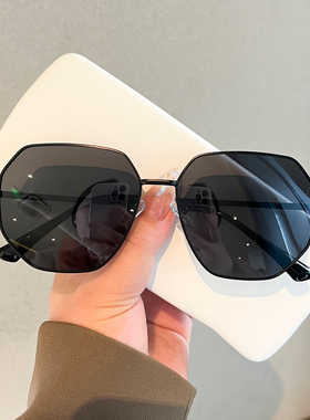 金属多边形渐蓝色太阳镜