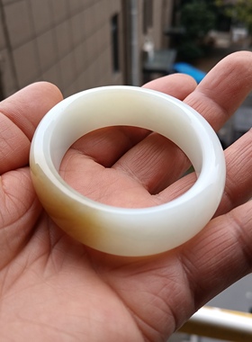 新疆和田玉且末料糖白玉贵妃手镯温润细腻天然原矿玉镯55mm带证书