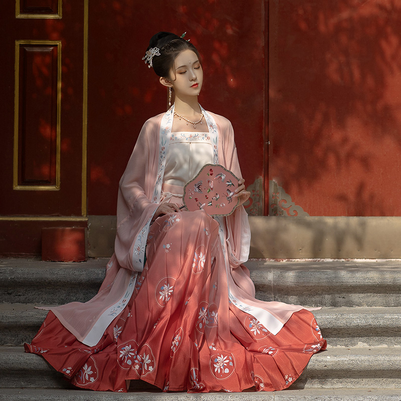 赭颜汉服 原创正品宋制汉服女百迭裙绣花褙子吊带中国风 萤火之夏 赭颜汉服 原创正品宋制汉服女百迭裙绣花褙子吊带中国风 萤火之夏
