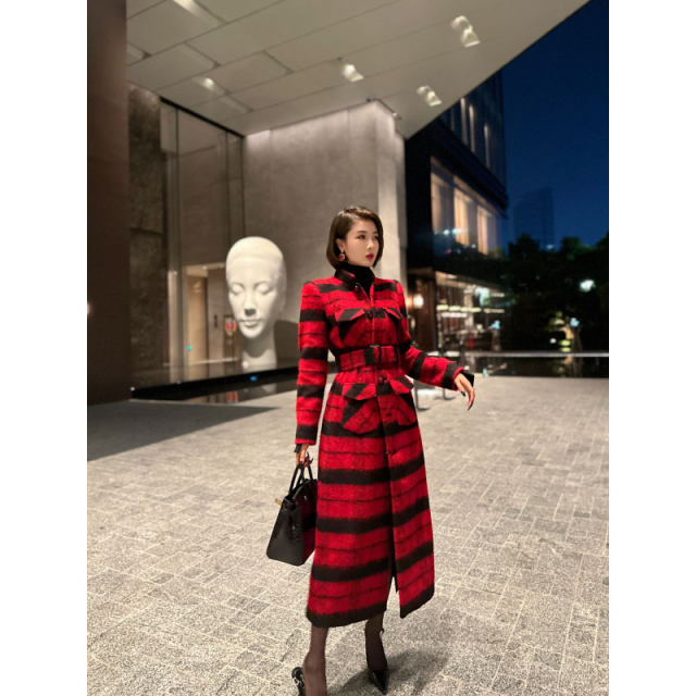 XULU原创冬季新款红黑条纹羊毛昵大衣轻奢气质修身小众长款外套