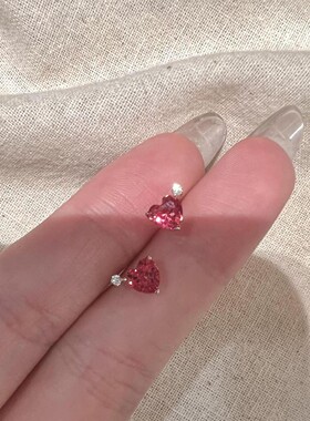 法式粉爱心金色镶边微闪耳钉