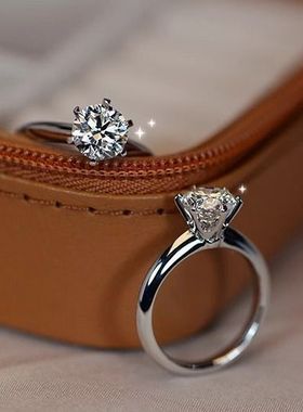 New/feeling钻戒18K白金色六爪钻戒莫桑石婚戒1克拉50分戒指礼物