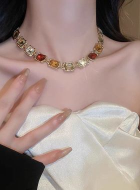 新中式复古风彩色项链2024新款爆款锁骨链颈链仿宝石爆闪夸张项圈