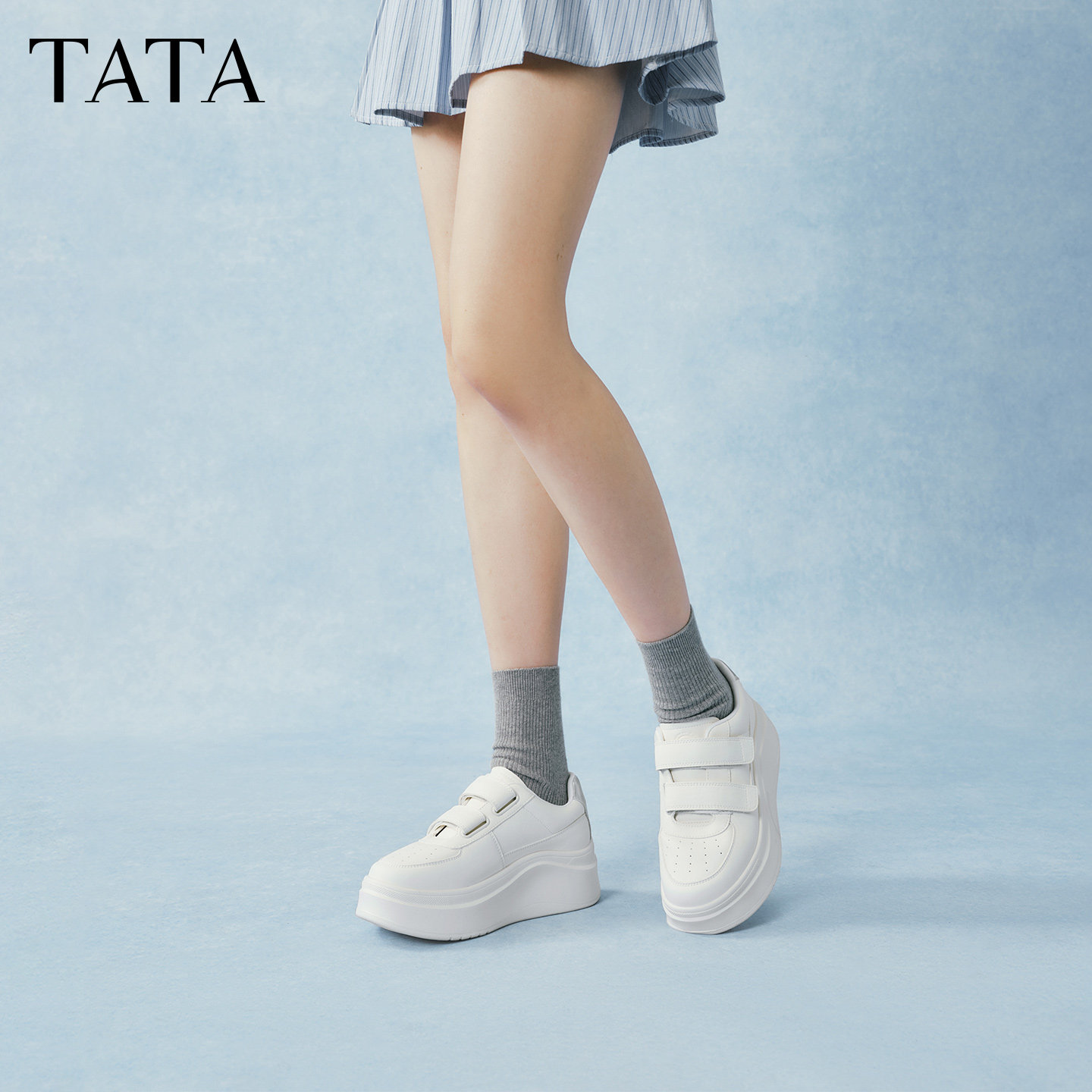 双11预售TATA他她厚底板鞋女透气鞋子百搭增高通勤小白鞋G3N01AM6 售百实拍商品图