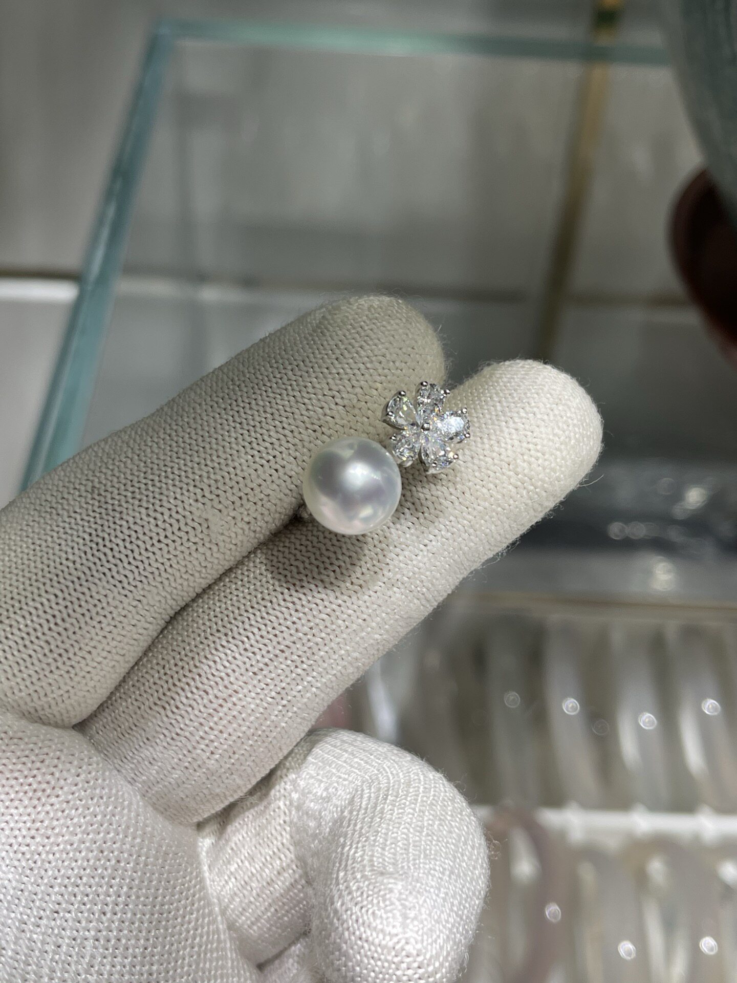Aurora 10.97mm Australian White Pearl Ring Seiko S925 Inlay
