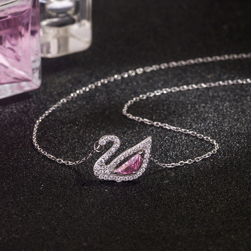 美肯s925纯银粉水晶小天鹅女锁骨链 美肯项链