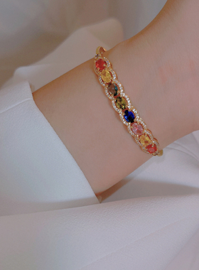 彰显你的小贵气五彩手环