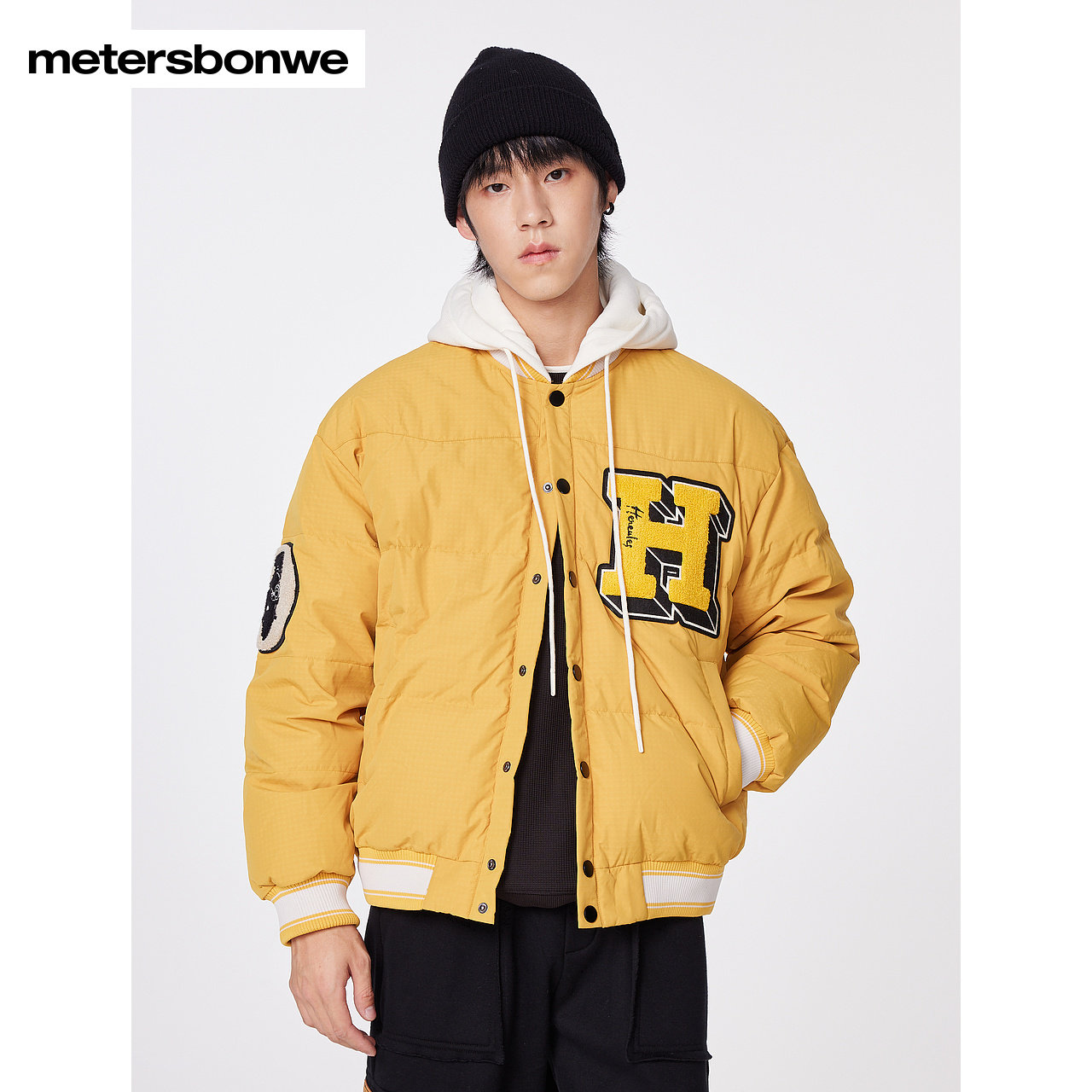  美特斯邦威outlets店羽绒服