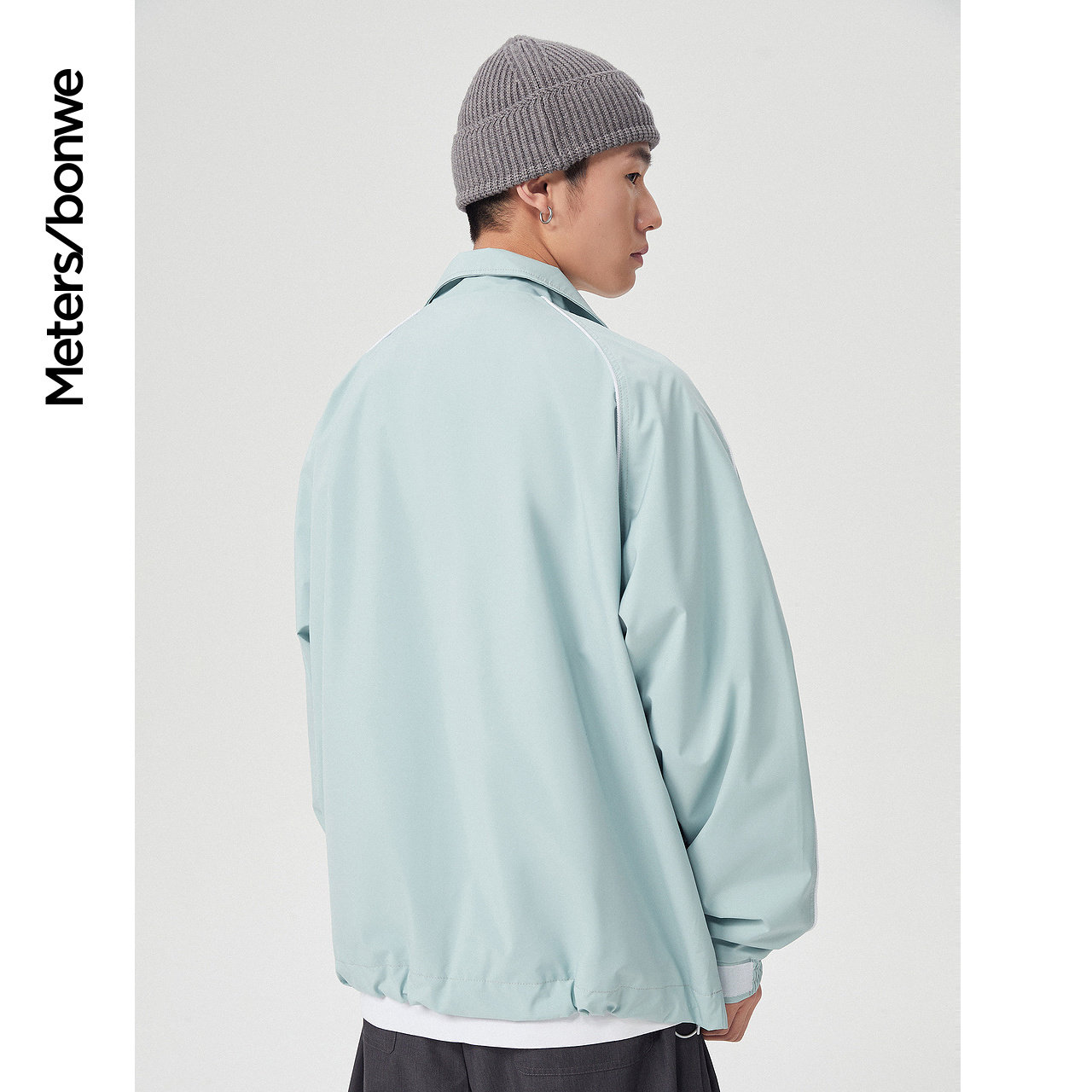  美特斯邦威outlets店夹克