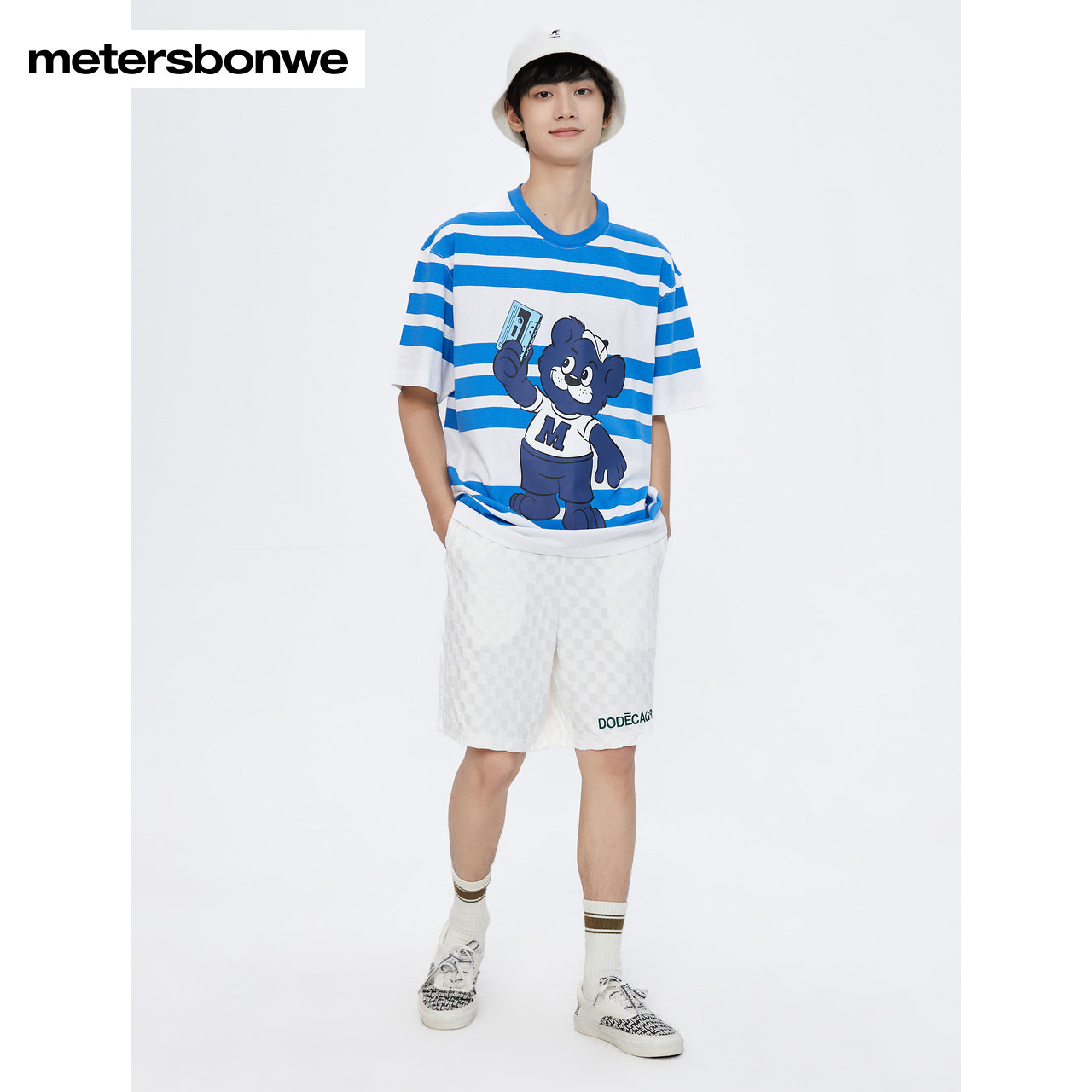  美特斯邦威outlets店T恤