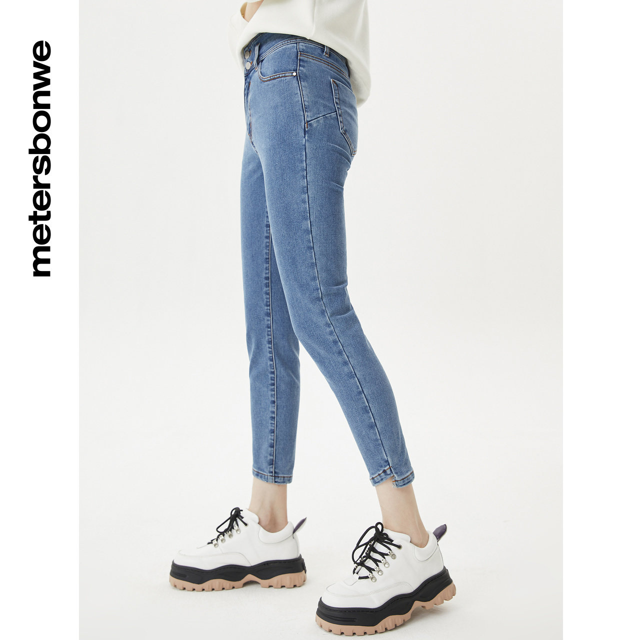  美特斯邦威outlets店牛仔裤