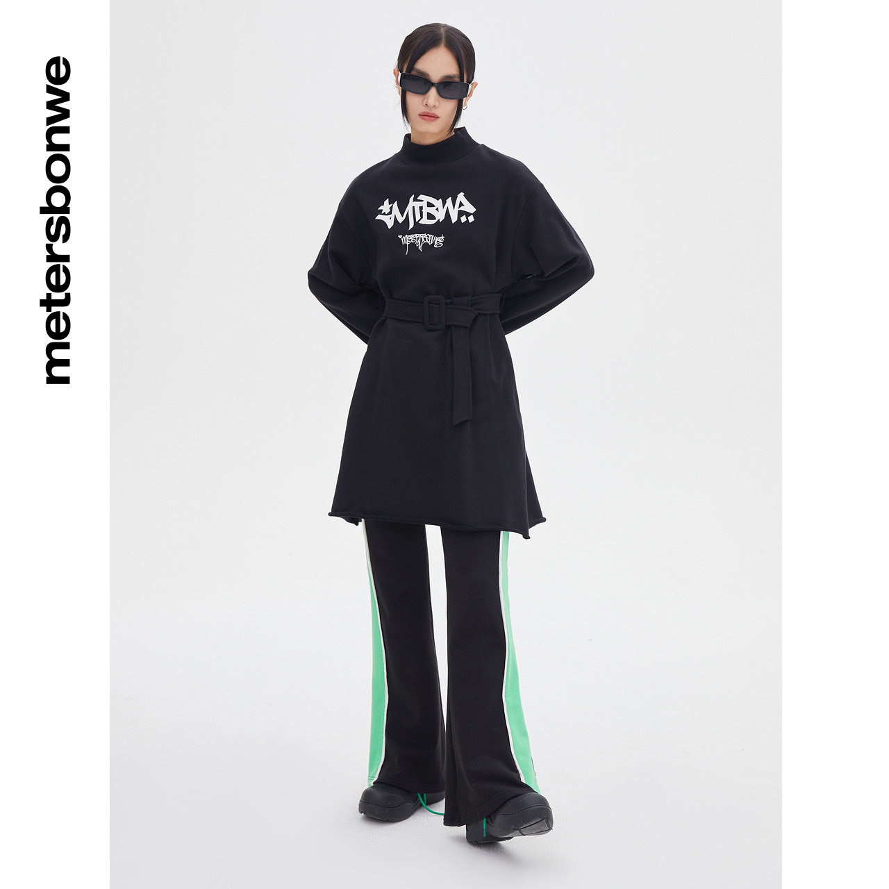  美特斯邦威outlets店连衣裙