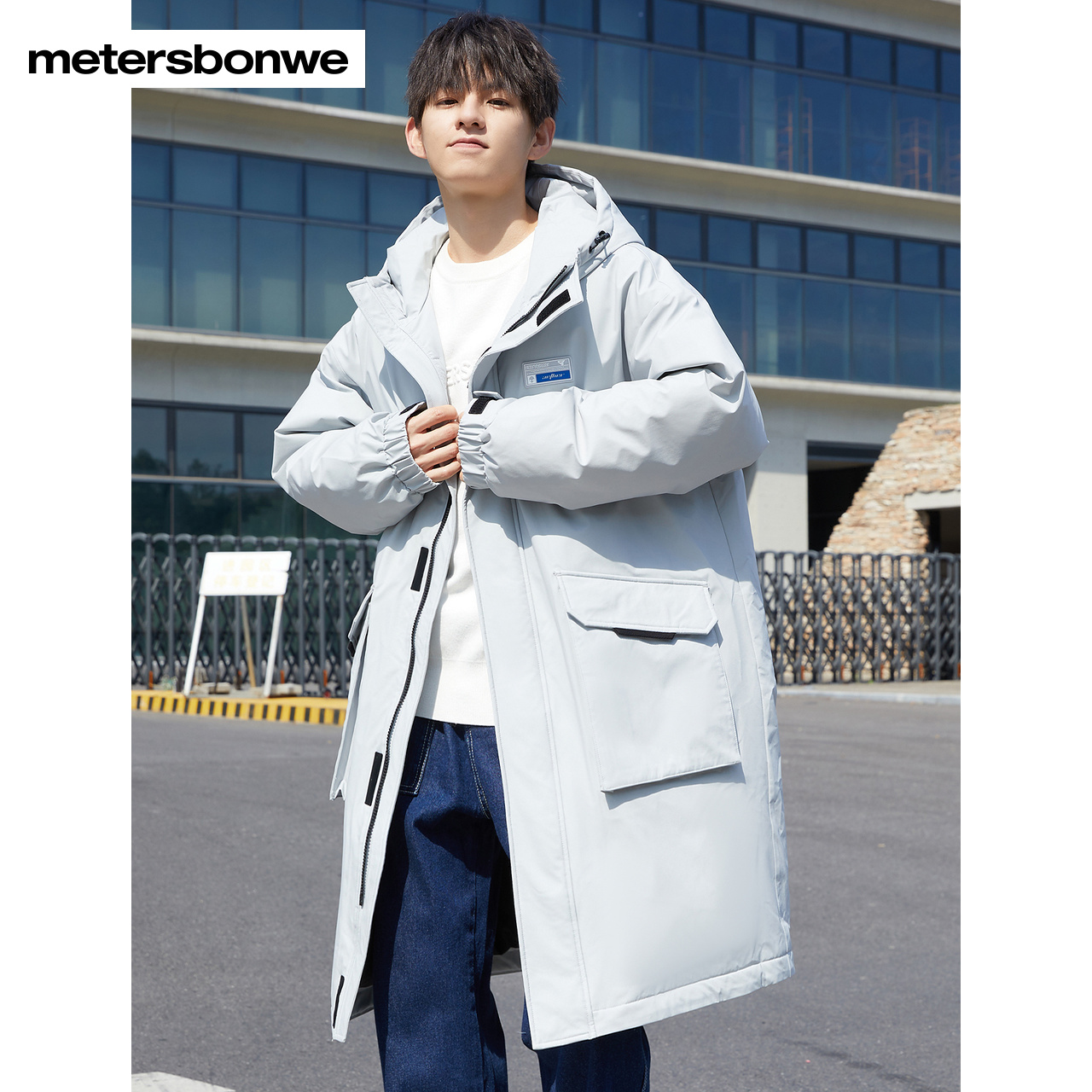  美特斯邦威outlets店羽绒服