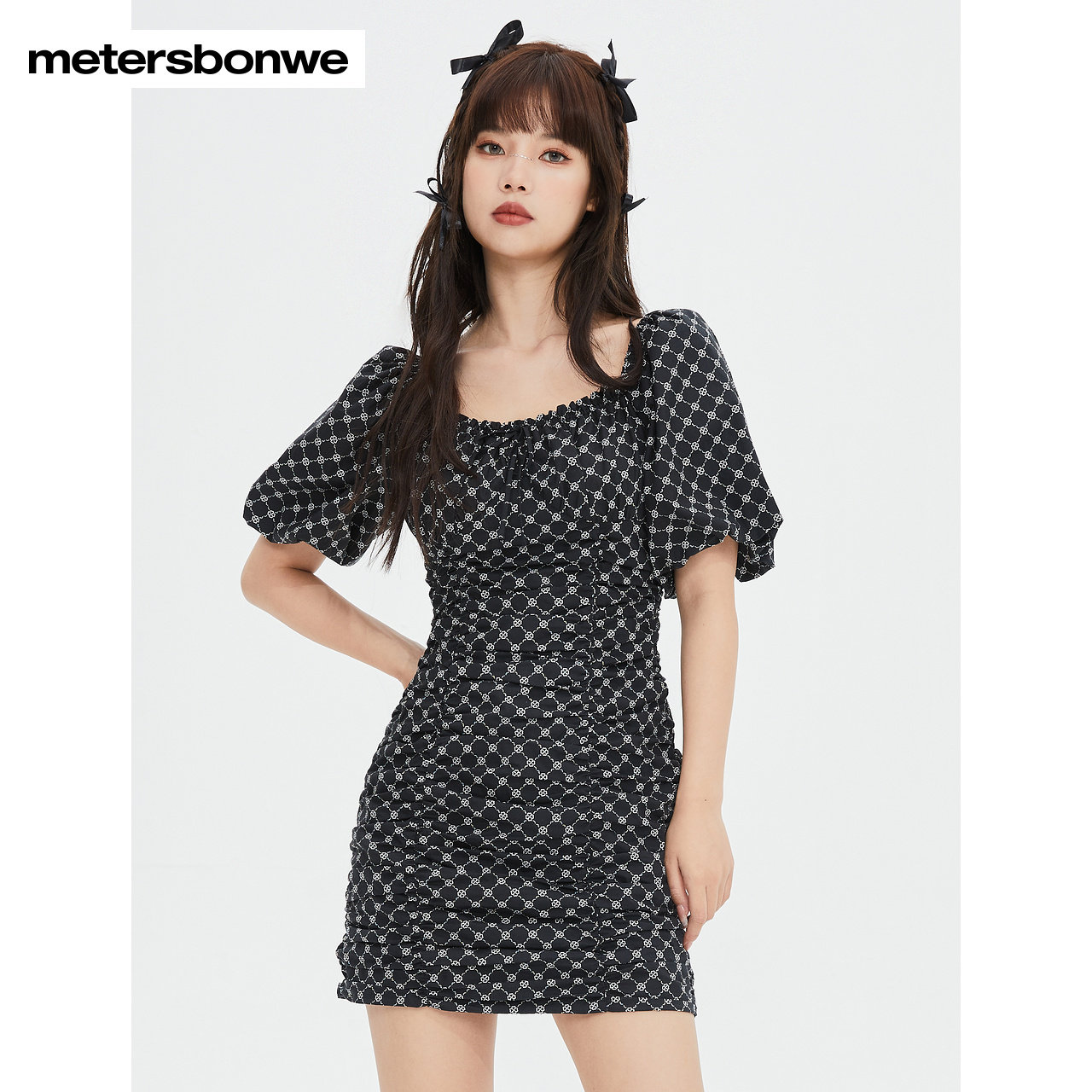  美特斯邦威outlets店连衣裙