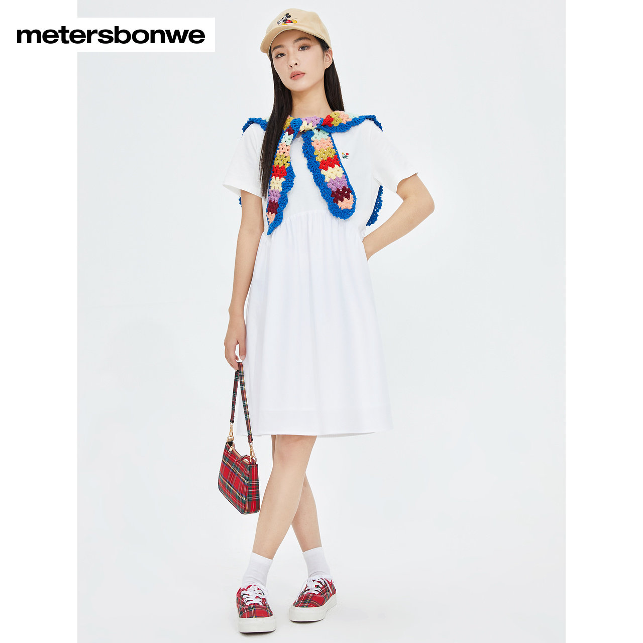  美特斯邦威outlets店连衣裙