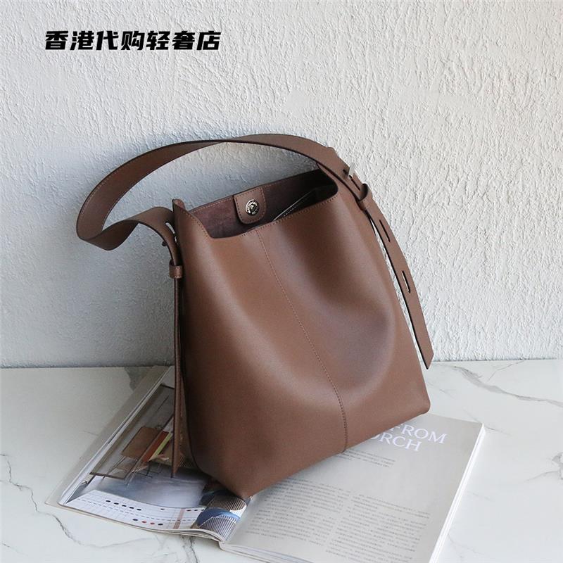 法国官方正品MK BM 2025新款女包真皮大容量水桶包百搭简约单肩包 - 图1