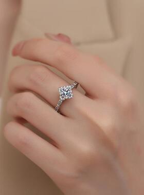 2026小红书爆款手捧花戒指女在逃公主仿莫桑石小巧精致时尚送女友