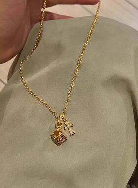 2026小红书爆款十字架项链女款克罗元素吊坠高级感轻奢锁骨链