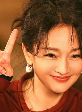 白鹿野狗骨头苗靖张婧仪同款流光云朵耳环耳钉耳饰小众时尚锁骨链