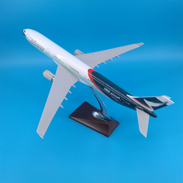 Cathay Pacific aircraft model ornaments are highly realistic