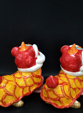 陶瓷醒狮一对招财风水镇宅摆件