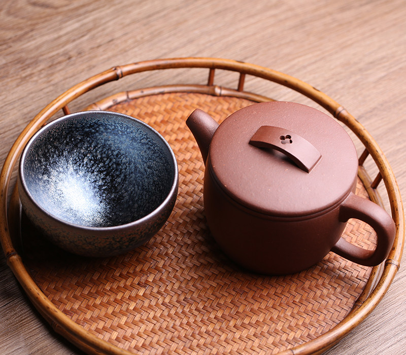 Famous artist Li Zhengui builds a master cup and tea cup under the starry sky