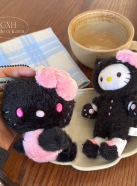 黑粉侧身长腿HelloKitty毛绒公仔