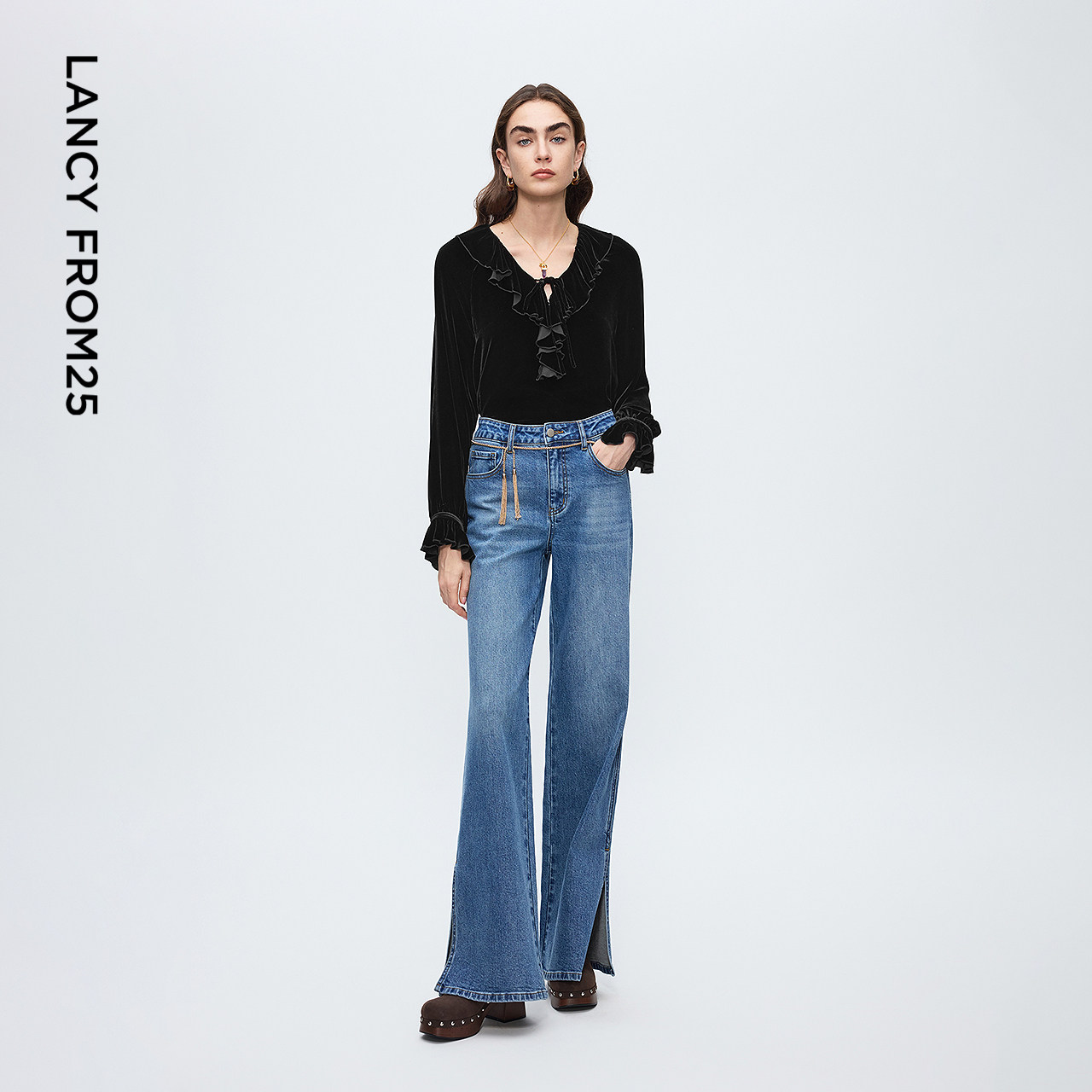 朗姿丝绒荷叶边V领复古设计感上衣时尚通勤衬衫女2025年冬季新款,淘宝优惠券,粉丝福利购,淘宝优惠卷