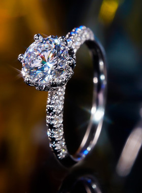 莫桑石群镶满钻蕾丝花朵戒指