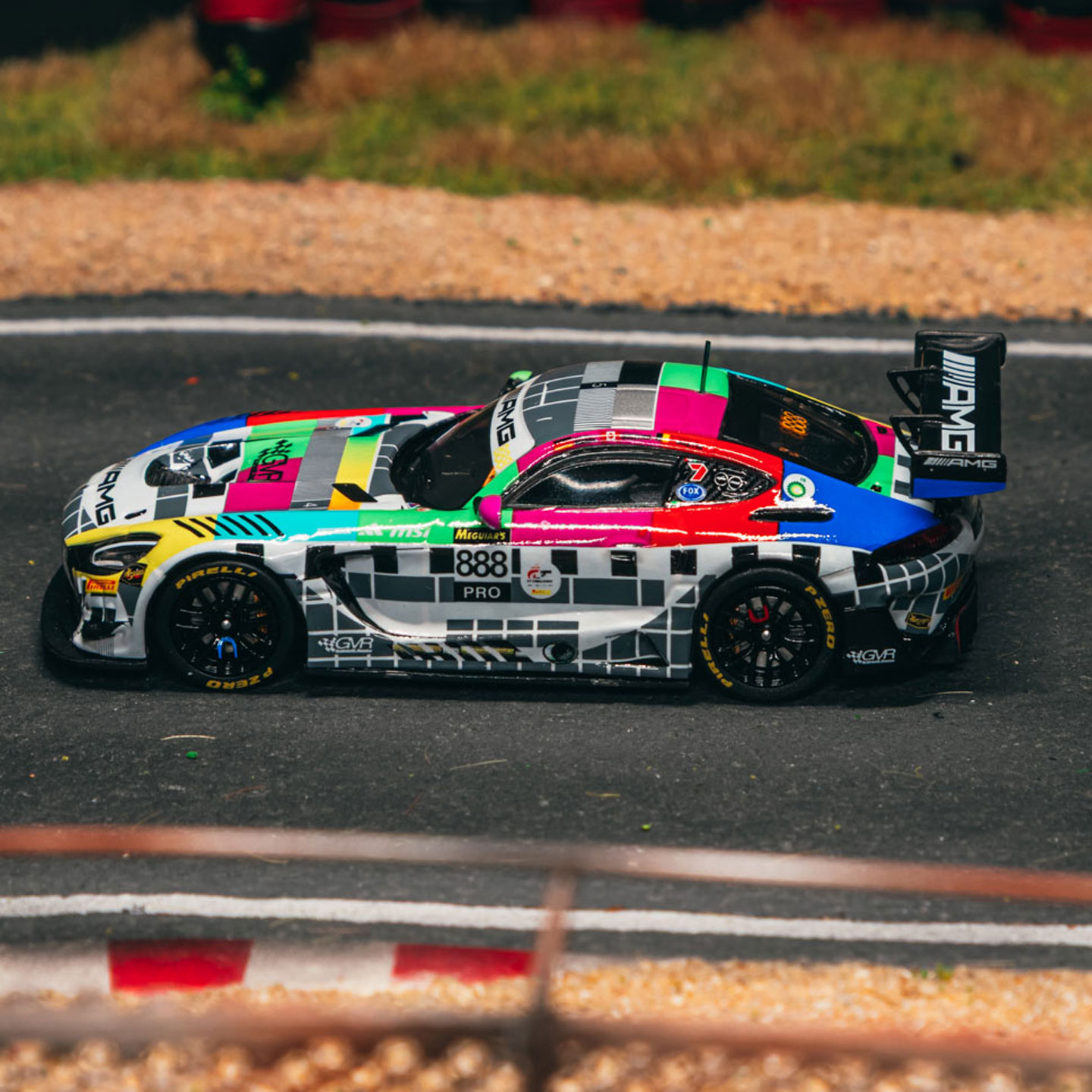 奔驰AMG GT3 GruppeM 巴瑟斯特 TW 1:64赛车仿真合金汽车模型收藏 - 图1