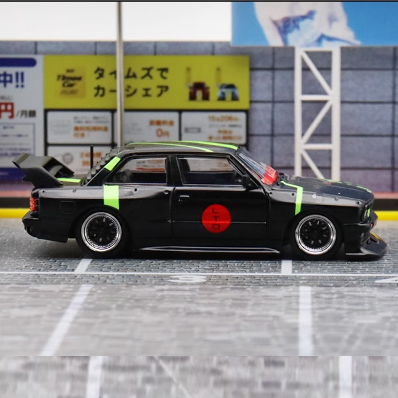 限量宝马M3 LTO E30 宽体改装车SW 1:64 3系仿真合金汽车模型摆件 - 图1