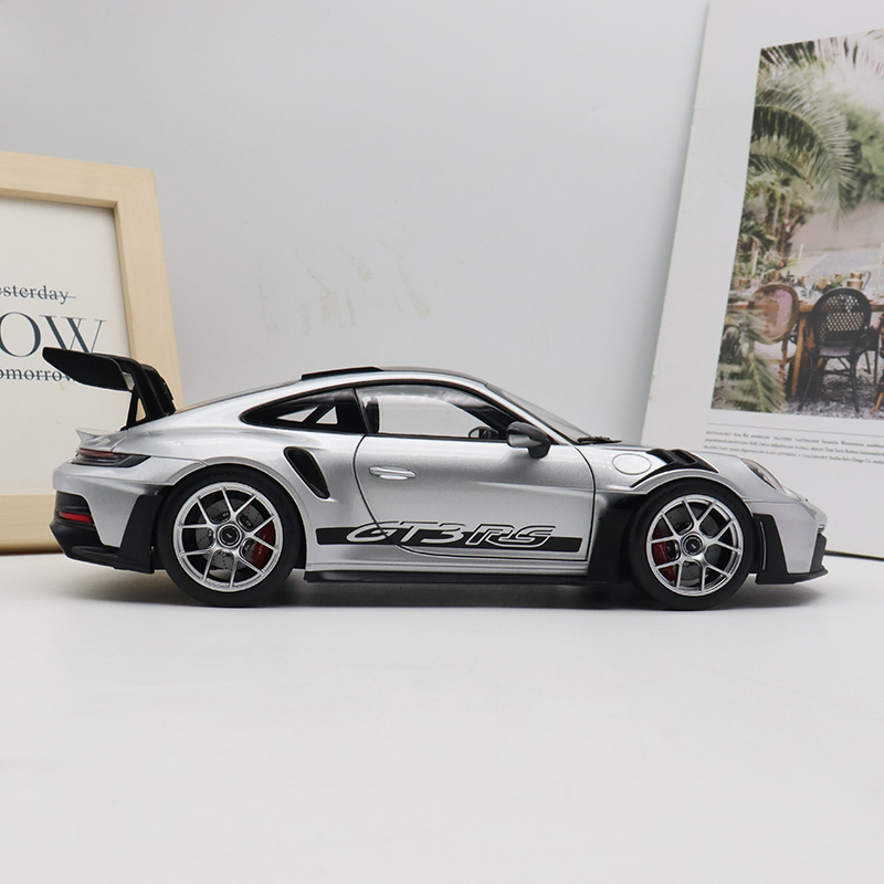 收藏摆件新保时捷911GT3 RS 992 NOREV 1:18仿真全开合金汽车模型 - 图2