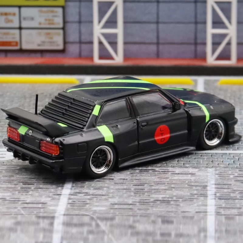 限量宝马M3 LTO E30 宽体改装车SW 1:64 3系仿真合金汽车模型摆件 - 图2