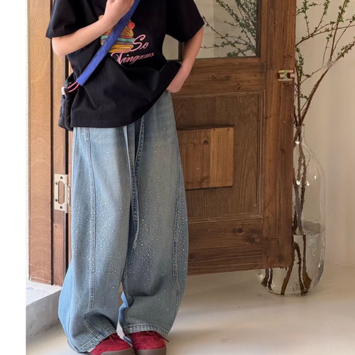 美妞之城女童洋气满钻版弯刀牛仔裤中大童亲子装2026春季新款童装 - 图1