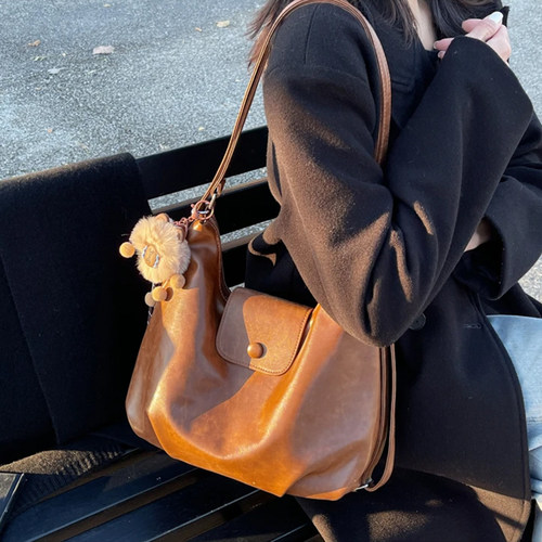 伊布古奇秋冬多功能大容量包包女单肩包复古斜挎包通勤双肩云朵包 - 图2