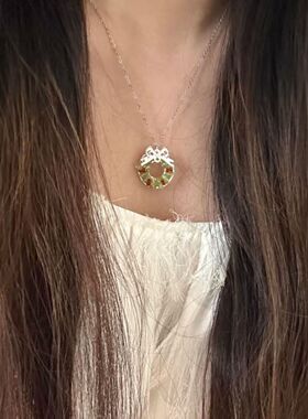 圣诞花环蝴蝶结吊坠项链女高级感秋冬氛围感毛衣链小众设计锁骨链