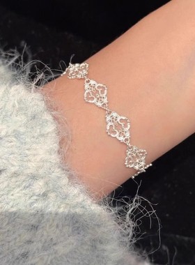 法式银色镂空蕾丝花窗手链女小众时尚设计轻奢高级感精致百搭颈链