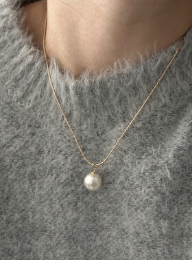 2025年异彩强光施家珍珠灰白色单颗吊坠百搭简约蛇骨链清冷高级风